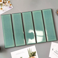 Синяя ярко -световая полоса