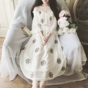 Mùa thu chạy công chúa lưới khâu voan gỗ tai thêu hoa eo cao váy văn học retro kỳ nghỉ ăn mặc