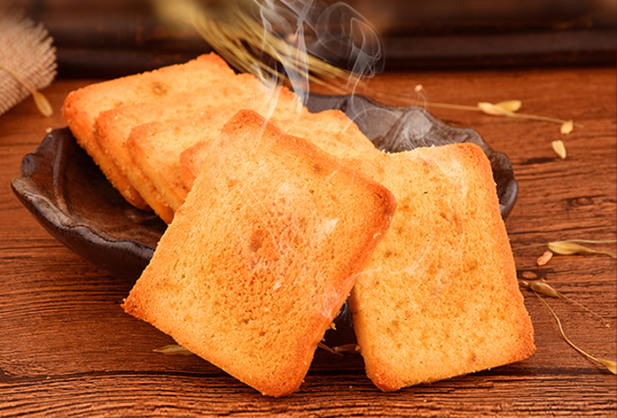 磨出的面粉细腻爽滑,劲道,经代代相传的百年面食技艺做出的馍馍片