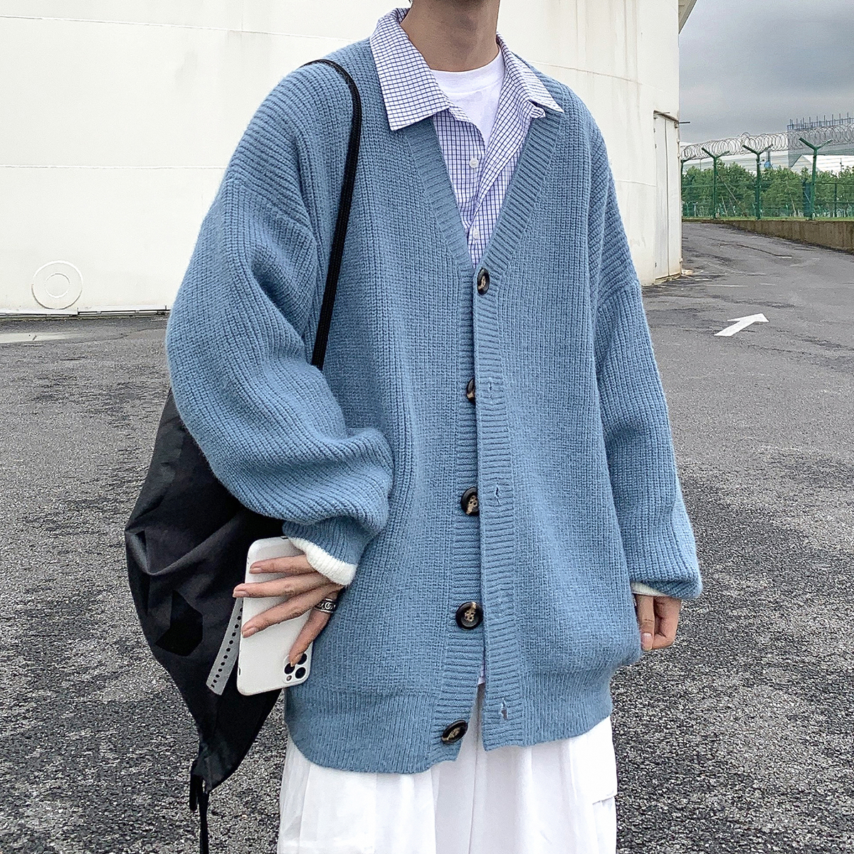 Lake Bluespring lovers leisure time Cardigan sweater man Korean version Chaopai Solid color easy V-neck knitting Languid Versatile loose coat