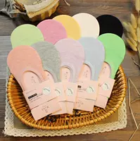 Mùa xuân và mùa hè vớ đậu nông miệng vớ cotton phụ nữ vớ vô hình silicone vớ chống trượt của phụ nữ đặt vớ thuyền mỏng vớ mùa hè siêu mỏng