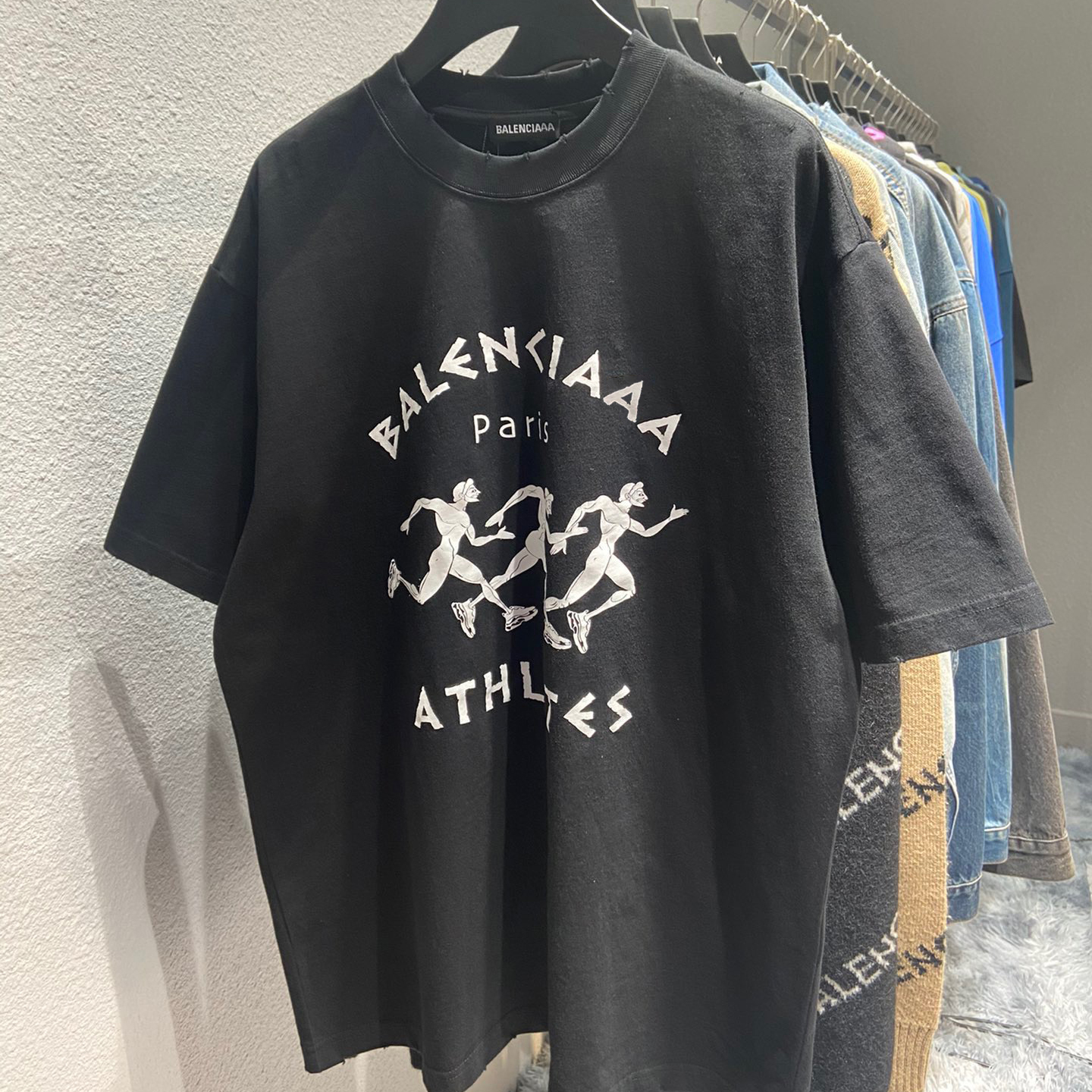 BlackCorrect version book Paris Home B 2021 Spring and summer new pattern portrait  run destruction easy Short sleeve female T-shirt male