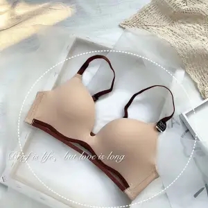 Skin Coloursummer ultrathin No trace Underwear female Bras student Korean version girl high school Gather together Small chest Flat chest Bra Wireless