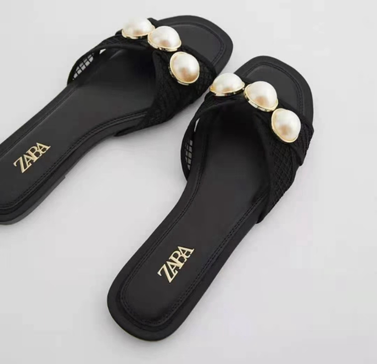 Lace BlackSpain Z home 2020 summer new pattern Pearl decorate Leatherwear Flat bottom Sandals Versatile Barefoot Wear out slipper female