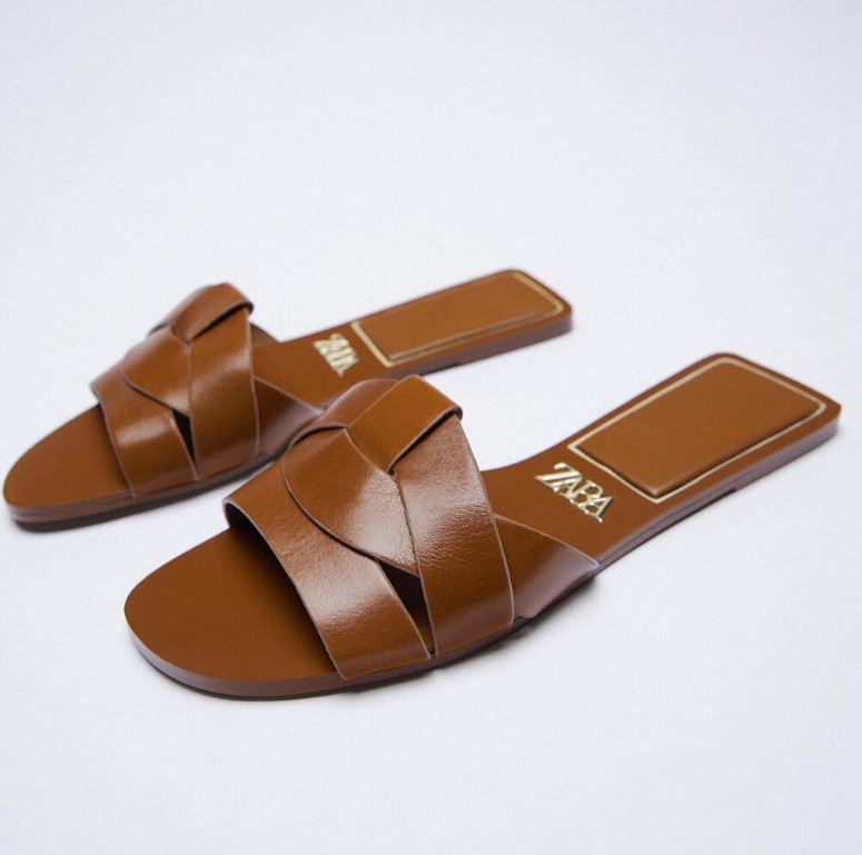 BrownSpain Z home 2020 summer new pattern overlapping decorate Leatherwear Fairy wind Versatile Wear out Flat bottom drag Sandals female