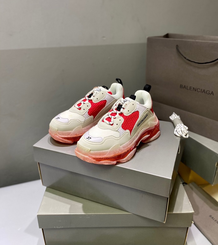 White And Red Crystal BottomParis Triple s Daddy shoes Make old Retro gym shoes combination air cushion Crystal bottom Home B leisure time men and women shoes