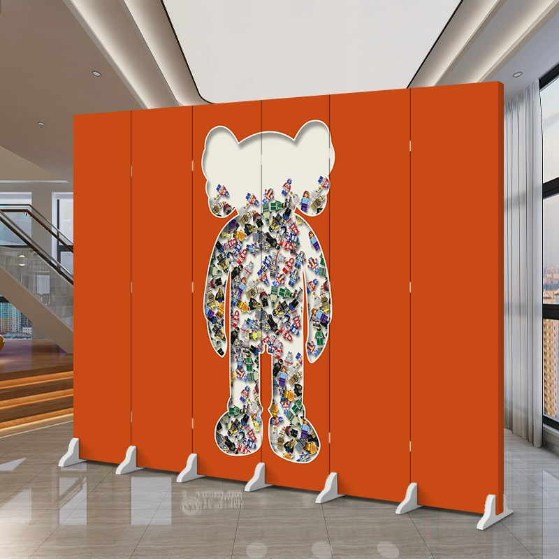 Tùy chỉnh 
            KAWS Bear Sesame Street xu hướng thương hiệu vách ngăn màn hình gấp bìa di động mặt tiền cửa hàng trung tâm mua sắm lưới tóc đỏ nền salon vách ngăn cầu thang đẹp 2021 