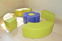 Изогнутый диван для детского сада