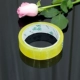 Прозрачный клей толщиной 2,5 см.