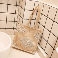 Маленький, цвета шампанского