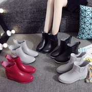Người lớn mới nữ thời trang giày bốt mưa nước Hàn Quốc Four Seasons dễ thương mùa thu mùa hè và mùa đông nhẹ chống trượt giày không thấm nước Duantong