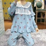 Đồ ngủ phụ nữ mùa xuân và mùa thu dài tay cotton cha mẹ và con mẹ và con gái dịch vụ nhà Hàn Quốc phiên bản của công chúa gió thêu cherry ngọt ngào phù hợp với áo ngủ mùa đông