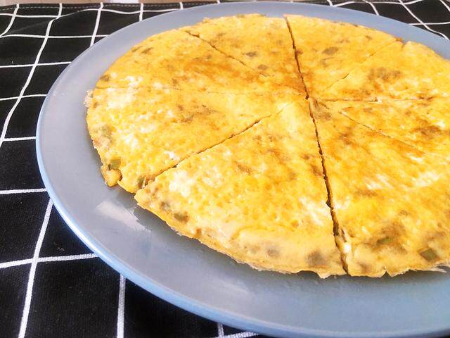 煎鸡蛋时学会2个关键步骤成形煎不烂