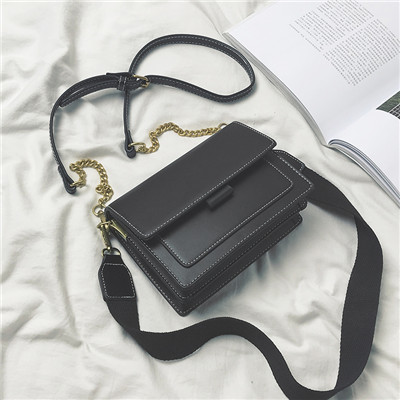 Blackthis year popular French minority Bag Foreign style Female bag 2021 new pattern Fashionable and versatile Advanced sense One shoulder Inclined shoulder bag
