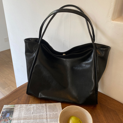 taobao agent Shoulder bag, capacious handheld small purse, design one-shoulder bag, 2023 collection