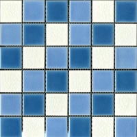 48 маленький лед трещин голубое небо и белые облака