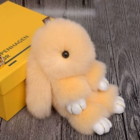 Кремового цвета