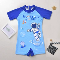 Космос озера и синего фона