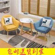 Thời trang nhỏ phù hợp với lưới màu đỏ đơn sofa bàn cà phê bàn ​​ghế kết hợp gỗ rắn ba bộ nhỏ khách sạn bàn trà hai - Bàn ghế ngoài trời / sân