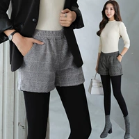 Quần short nữ mùa thu đông 2018 phiên bản mới của Hàn Quốc diện đồ hoang dã rộng rãi giản dị chân rộng kẻ sọc quần len quần đùi big size cho nữ