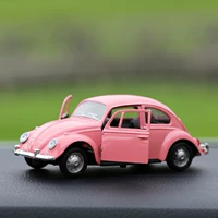 Розовый автомобиль