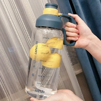 Пластиковая вместительная и большая чашка со шкалой со стаканом, портативная космическая трубочка, уличная спортивная бутылка