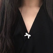 Cung nhỏ trâm khóa zircon trâm áo chống ánh sáng pin cổ áo cổ áo phụ kiện cổ áo Hàn Quốc