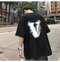 Черный (большая буква V)