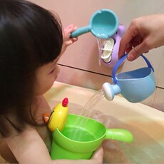 Игрушка для бассейна 儿童洗澡戏水玩具鸡头杯花洒小孩洗头杯宝宝浴室沙滩玩水套装水瓢