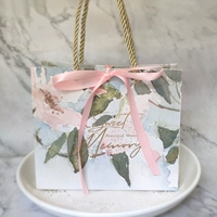 Масляная живопись+розовая лента