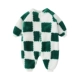 Спальный мешок из зеленого и белого шахмата
