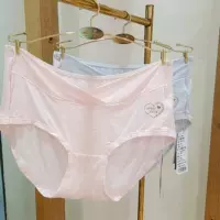 Розовый