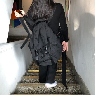 taobao agent Black is a bit cool ~ All Black functional wind backpack Korean college Harajuku large -capacity schoolbag