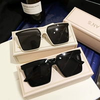 Квадратные черные солнцезащитные очки подходит для мужчин и женщин для влюбленных на солнечной энергии, коллекция 2021, популярно в интернете