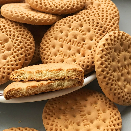 Beiyu Fruit Breakfast Buscuits Пшеничное молоко хрустящее печенье Японское импортное чистое красное повседневное закуски 140 г мешка