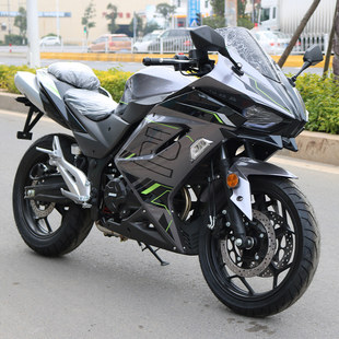 Kawasaki h2 мотоциклийн давхар нь хүйтэн-collind off of ya maha ya maha r3 бяцхан нинжа хурдны зам