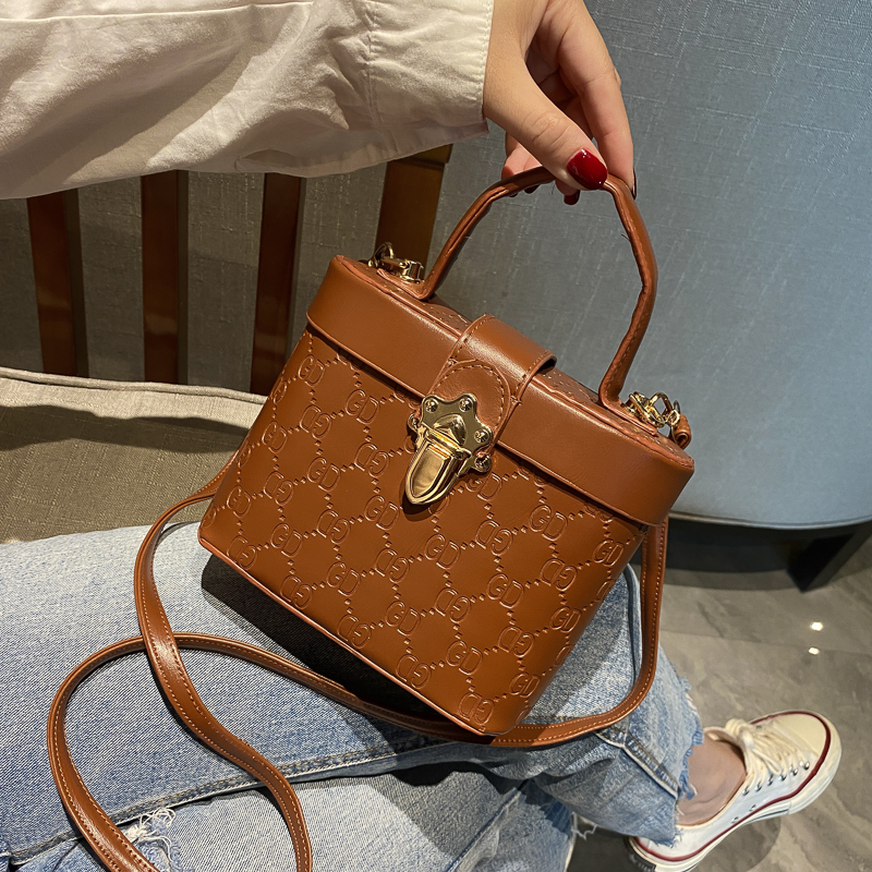Light BrownHigh texture Bag New products 2020 fashion Embossing Box type Cosmetic Bag Versatile Internet celebrity beauty Oblique span portable Tidal packet