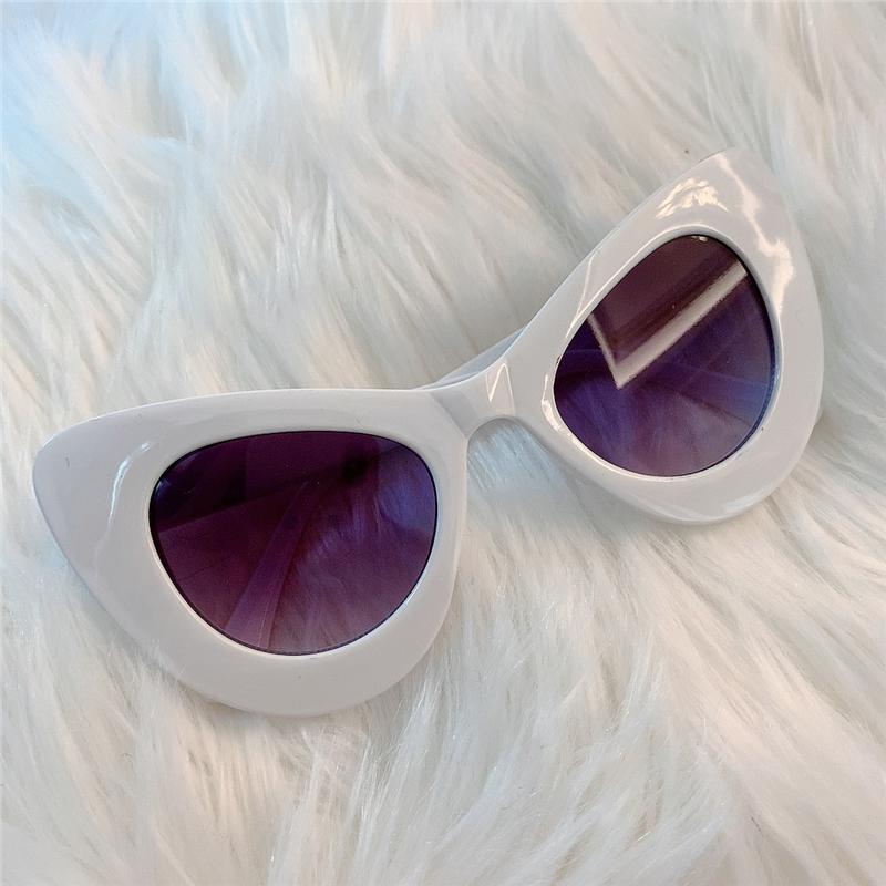 Butterfly Shape & White Frame Grey Purple Slicevintage Sunglasses Port style Europe and America Retro photograph cat eye Sunglasses Purple series lovers pose female collocation