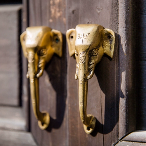 Юго -восточная азиатская ручная ручная рука руля шкафа, двери, двери и окна, дверь и дверь маленького слона, дверь и дверь, мингтиан