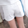 2018 cô gái mùa hè Hàn Quốc trắng denim lỗ quần short bên ngoài mặc bông trẻ em lớn mùa hè thường quần nóng triều quần jean bé trai xuân hè