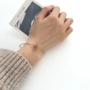 Phong cách lạnh lùng retro khí chất đơn giản vòng tay mã não tự nhiên thời trang Hàn Quốc hoang dã vòng tay sinh viên trang sức nữ vòng tay vàng