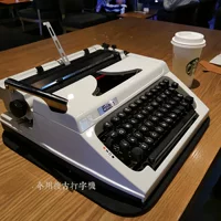 Пишущая машинка в Германии, чтобы сделать карты Эрики в Германии