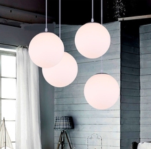 北欧现代简约灯饰灯具奶油风白色玻璃圆球吊灯餐厅店面床头玄关灯