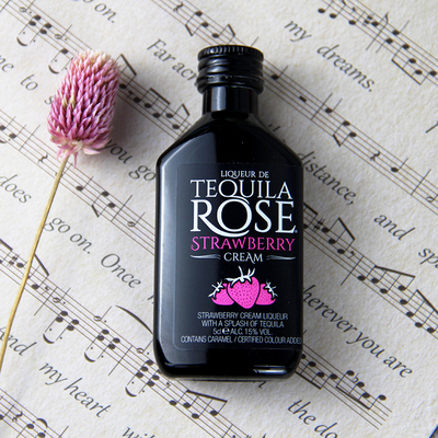 Текила роза Tya Rose Tekra соломенная ягода соломенное вино вино вино вино микро маленькое вино издание 50 мл
