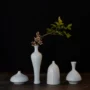 Một bình hoa sứ trắng, cắm hoa trang nhã Trung Quốc, hoa trà, phòng trà, bàn trà, trang trí nhỏ - Vase / Bồn hoa & Kệ chậu nhựa hình chữ nhật