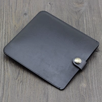 Версия черного увеличения имеет пряжку