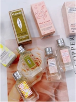 Три бесплатная доставка!L'Occitane's Различная Q версия парфюм 7,5 мл вишневого цвета/