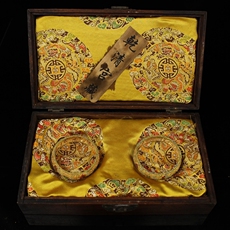 Винтажные предметы обихода из золота 金器，珍藏藏银鎏金掐丝手镯一对