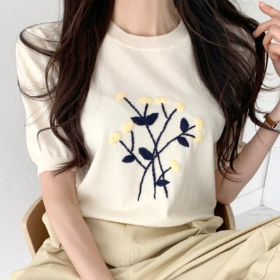 taobao agent Three dimensional knitted summer sweater, thin T-shirt, top, western style, with embroidery, flowered, round collar, fitted