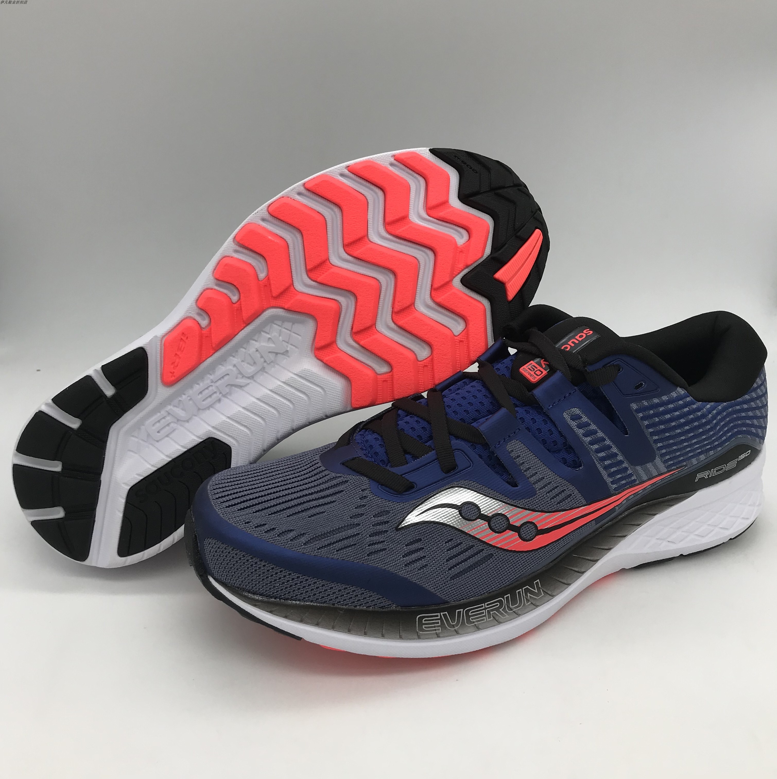 saucony marathon running shoes